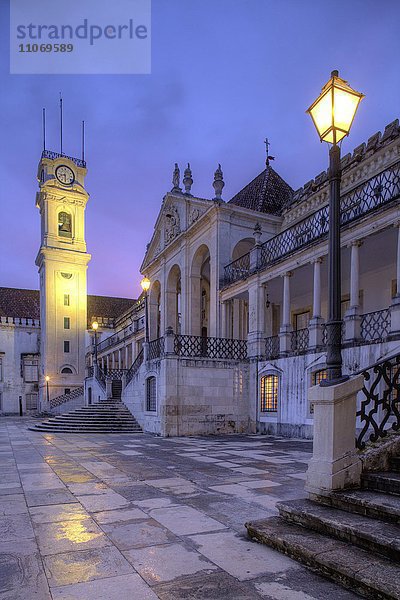 Universität bei Abenddämmerung  Coimbra  Beira Litoral  Region Centro  Portugal  Europa