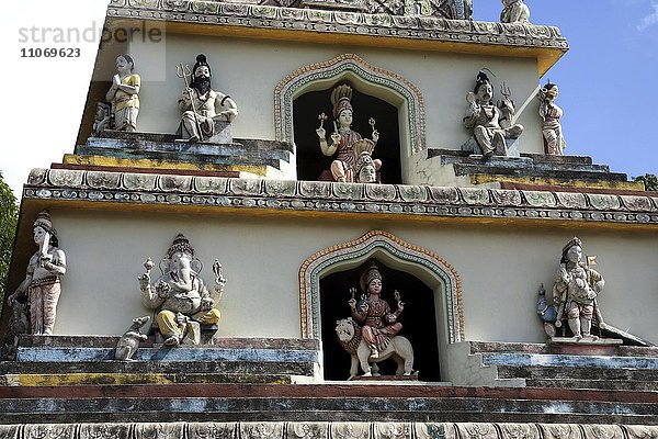 Hinduistischer Tempel  Tamilentempel  Étang de Saint-Paul  bei Savannah  La Réunion  Afrika