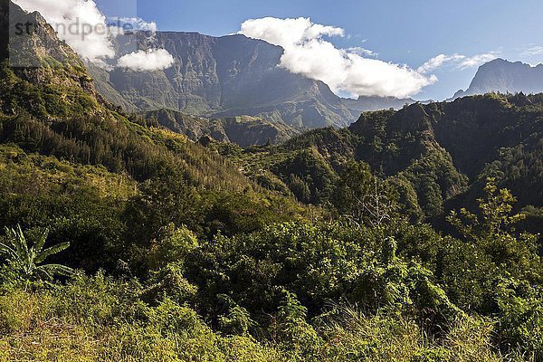 Ausblick in die Caldera Cirque de Cilaos  UNESCO Weltnaturerbe  La Reunion  Afrika
