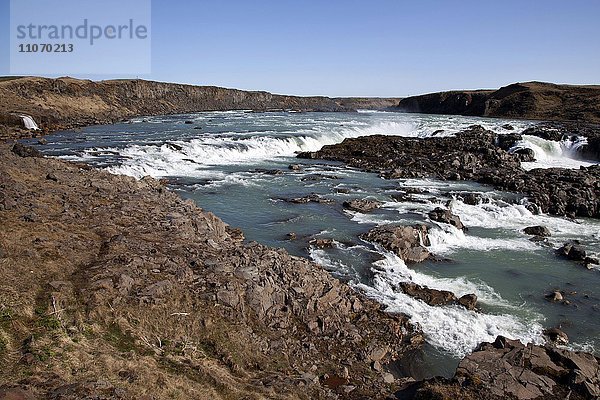 Wasserfall  Urridafoss oder Urriðafoss  zwischen Selfoss und Hella  Island  Europa