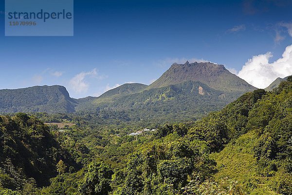 La Soufrière  aktiver Vulkan und höchster Gipfel von Guadeloupe  Kleine Antillen  Karibik