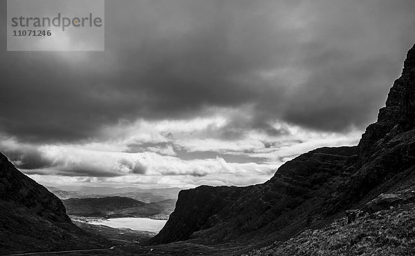 Wolken im Gebirge  Highland  Schottland  Vereinigtes Königreich