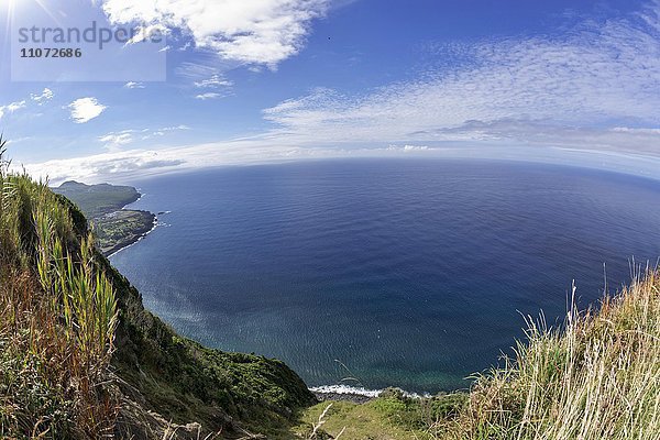 Ausblick auf das Meer  Nordküste  Atlantik  Faial  Azoren  Portugal  Europa