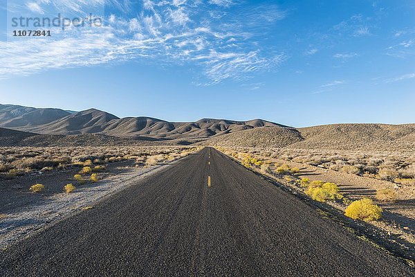 Landstraße  Straße  Death Valley  Death-Valley-Nationalpark  Kalifornien  USA  Nordamerika