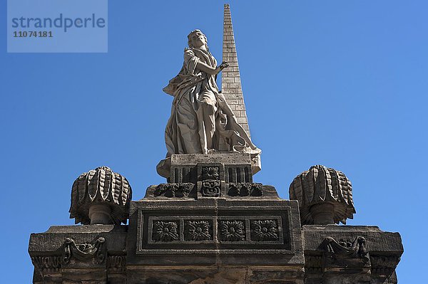 Brunnenfigur mit Obelisk  Residenzplatz  Bamberg  Oberfranken  Bayern  Deutschland  Europa