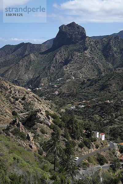 Ausblick zum Felsmassiv Roque Cano  Vallehermoso  La Gomera  Kanarische Inseln  Spanien  Europa