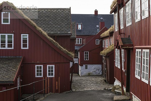 Rote Holzhäuser in der Altstadt  Tórshavn  Streymoy  Färöer  Nordatlantik