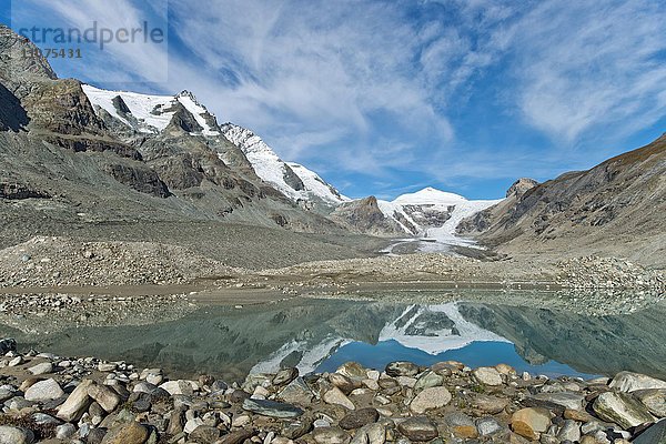 Großglockner spiegelt sich in Sandersee  Nationalpark Hohe Tauern  Kärnten  Österreich  Europa