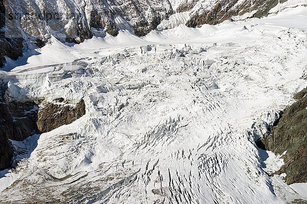 Gletscherspalten  Pasterze Gletscher  Großglockner  Detail  Kärnten  Österreich  Europa