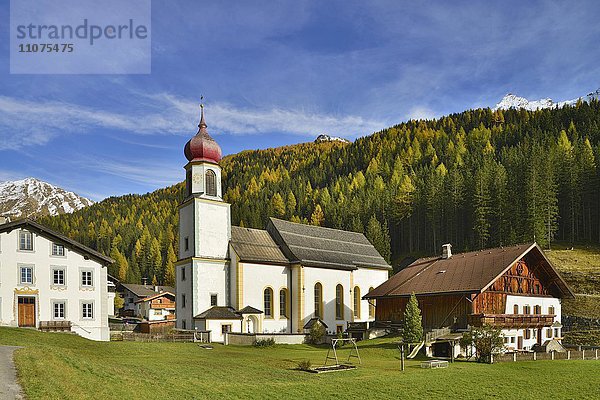 Ortsansicht von Schmirn im Herbst  Schmirn  Tirol  Österreich  Europa
