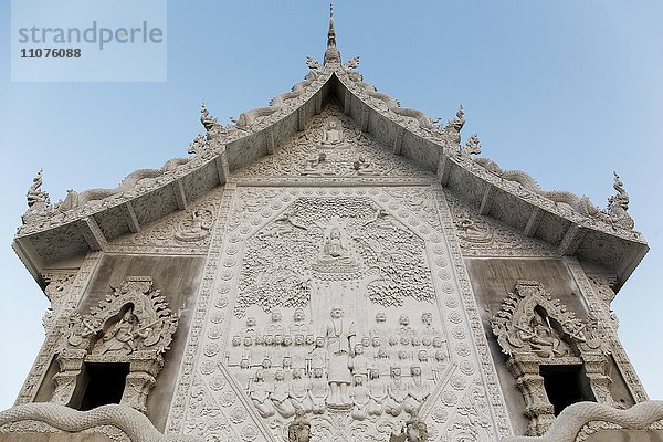 Relief am Bot des Wat Huay Pla Kang Tempel  Buddhistische Fresken  Chiang Rai  Nordthailand  Thailand  Asien