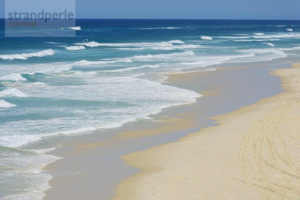 Seventy-Five Mile Beach  75 Mile Beach  Great Sandy National Park  Fraser Island  UNESCO-Weltnaturerbe  Queensland  Australien  Ozeanien