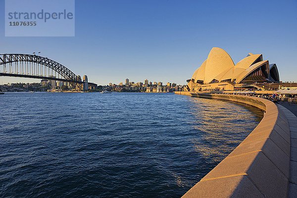 Sydney Opera House und Harbour Bridge  Sydney  New South Wales  Australien  Ozeanien