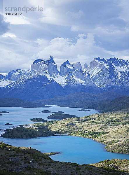 Cordillera del Paine  See Lago Pehoe  Nationalpark Torres del Paine  Patagonien  Chile  Südamerika