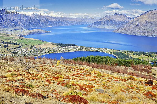 Lake Wakatipu und Gebirgszug Remarkables  Queenstown  Südinsel  Neuseeland  Ozeanien