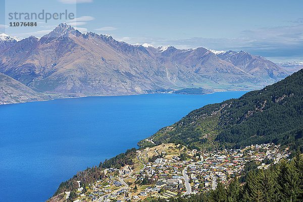 Queenstown und Lake Wakatipu  Queenstown  Südinsel  Neuseeland  Ozeanien