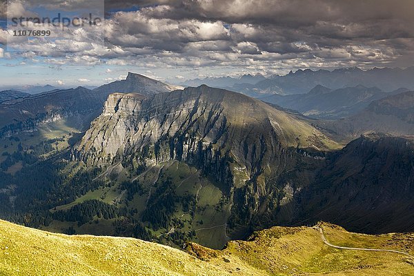Wolkenstimmung  Ausblick vom Diedamskopf auf Hoher Ifen und Hählekopf  Allgäuer Alpen  Vorarlberg  Österreich  Europa