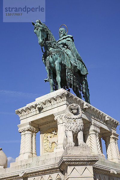 Reiterstandbild Statue König Stephan I. an der Fischerbastei im Burgviertel  Budapest  Ungarn  Europa