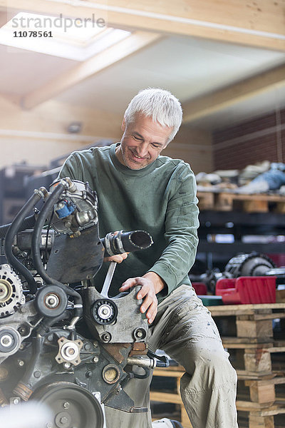 Mechanischer Motorumbau in der Kfz-Werkstatt