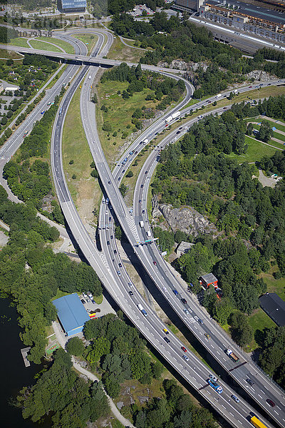 Luftaufnahme des Straßenverkehrs