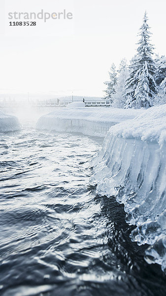 Fluss im Winter  Gallivare  Lappland  Schweden