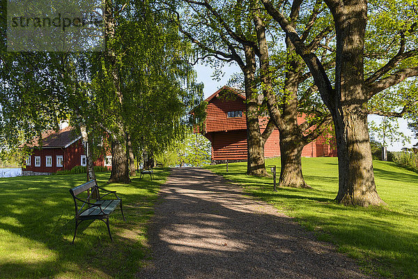 Pfad zu einem Bauernhof  Dalarna  Schweden