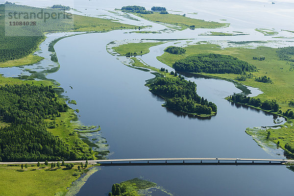 Brücke über Wasserströme  Schweden