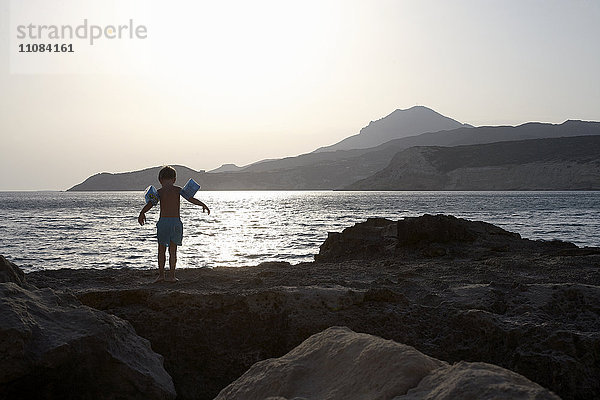 Junge am Strand  Griechenland