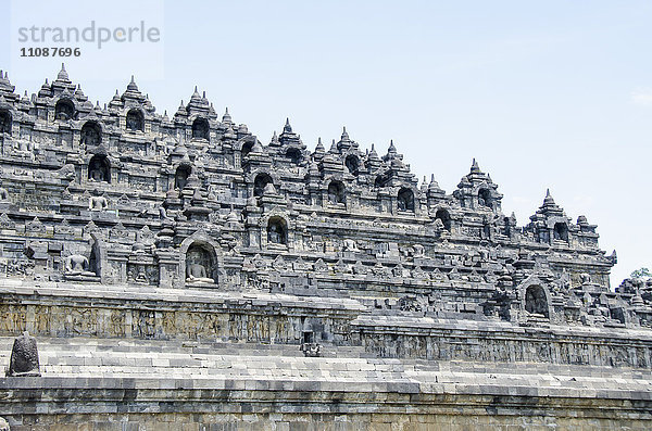 Außenansicht von Borobudur gegen klaren Himmel