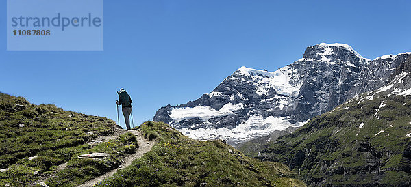 Schweiz  Maountaineers Wandern bei der Chanrion Hütte