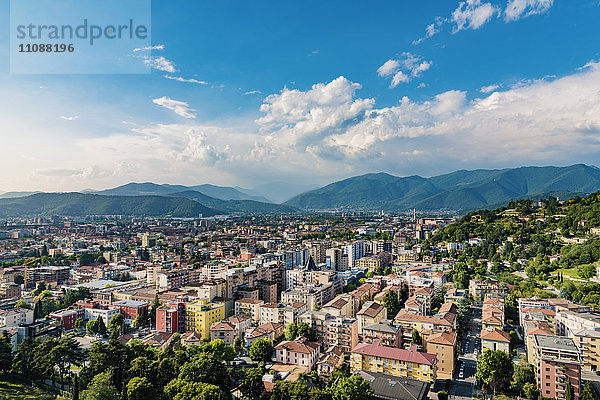 Italien  Brescia  Blick von Colle Cidneo auf die Stadt