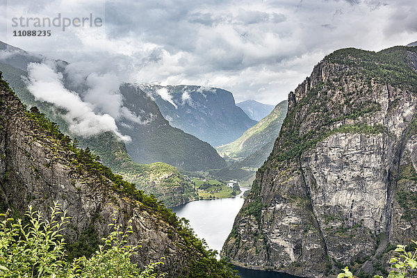 Norwegen  Hordaland  Eidfjord  Blick auf Simadalsfjord