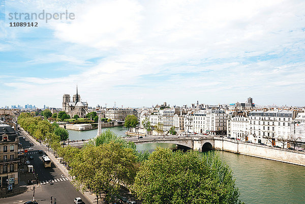 Frankreich  Paris  Stadtbild mit Seine und Notre-Dame