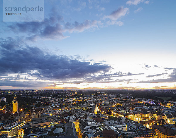 Deutschland  Leipzig  Blick auf die Altstadt bei Sonnenuntergang