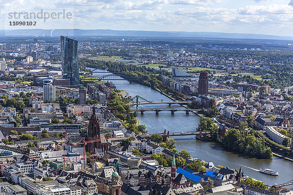 Deutschland  Hessen  Frankfurt  Stadtlandschaft mit Europäischer Zentralbank  Main