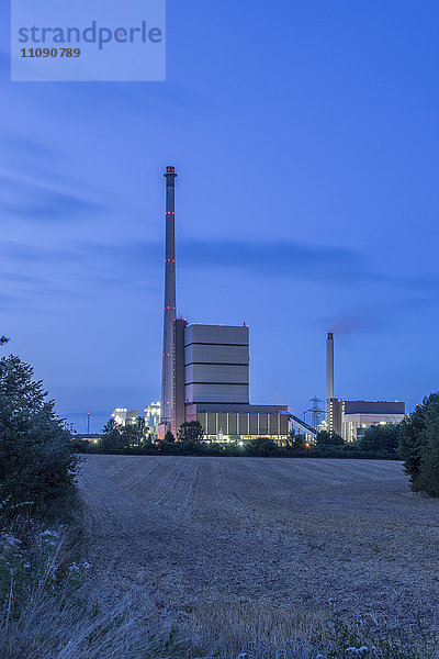 Deutschland  Niedersachsen  Helmstedt  Kraftwerk Buschhaus am Abend