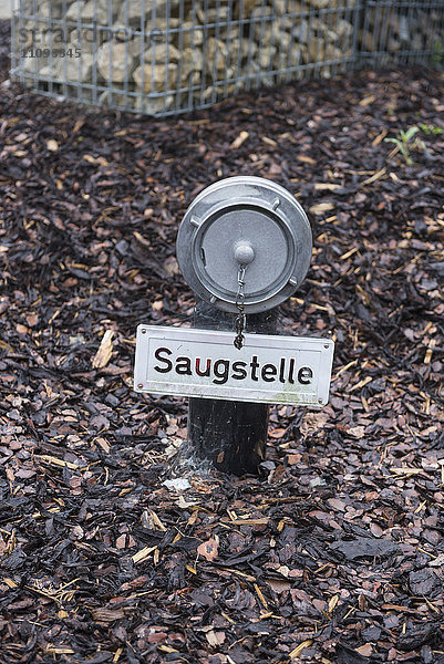 Feuerhydrant im Gartencenter  Augsburg  Bayern  Deutschland