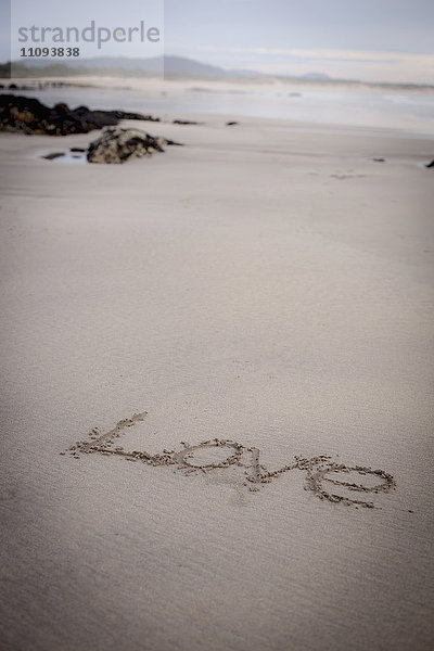 Liebe im Sand am Strand geschrieben