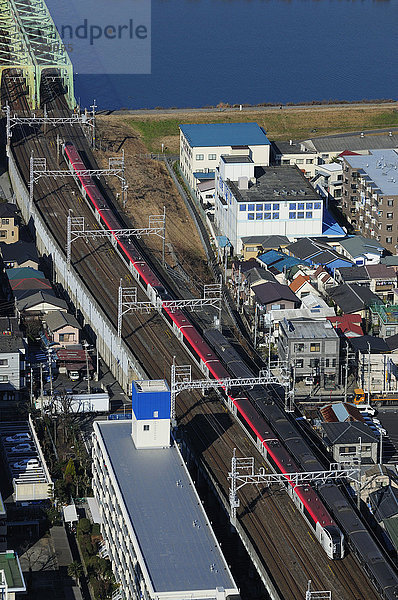 Narita-Express-Zug  Stadt Ichikawa  Präfektur Ciba  Honshu  Japan