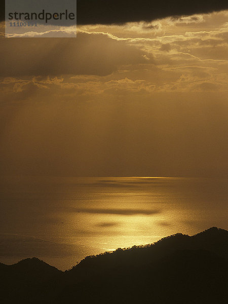 Sonnenaufgang vom Shiretoko-Gipfel aus gesehen