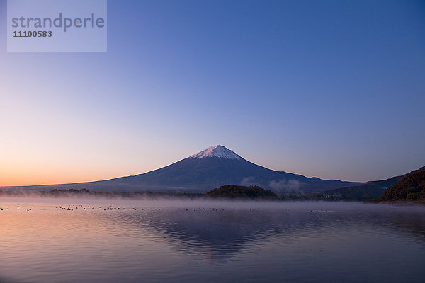 Berg Fuji bei Sonnenuntergang