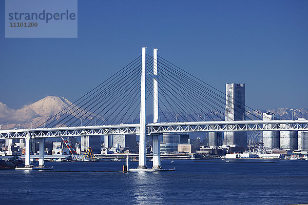 Brücke über die Yokohama-Bucht  Stadt Yokohama  Präfektur Kanagawa  Honshu  Japan