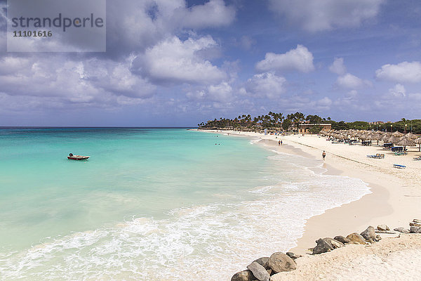 Blick auf den Divi Beach  Aruba  Kleine Antillen  Niederländische Antillen  Karibik  Mittelamerika