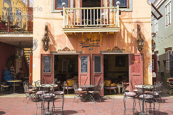 Mundo Bizarro  Latino-Restaurant  Lounge  Café mit kubanischem Interieur  Pietermaai  Willemstad  Curacao  Westindische Inseln  Kleine Antillen  ehemalige Niederländische Antillen  Karibik  Mittelamerika