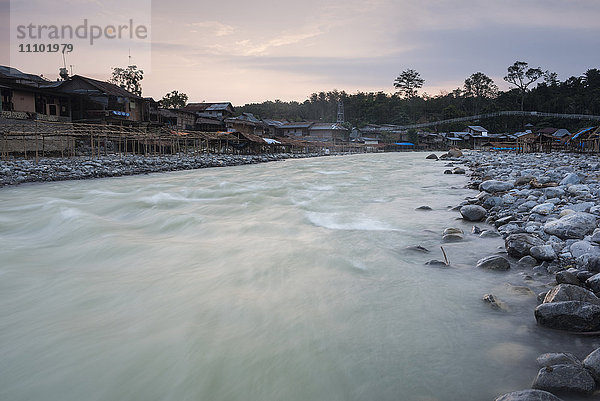 Bukit Lawang bei Sonnenaufgang  Gunung Leuser National Park  Nordsumatra  Indonesien  Südostasien  Asien