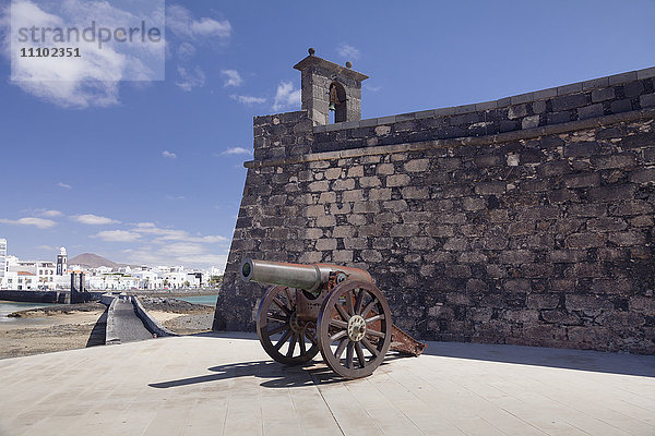 Festung Castillo de San Gabriel  Geschütze  Arrecife  Lanzarote  Kanarische Inseln  Spanien  Atlantik  Europa