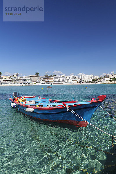 Fischerboot  Hafen von Otranto  Provinz Lecce  Salentinische Halbinsel  Apulien  Italien  Europa