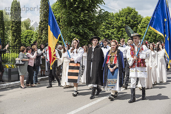 Festival der traditionellen rumänischen Trachten  Nasaud  Siebenbürgen  Rumänien  Europa