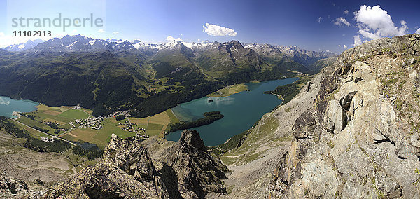 Panoramablick auf Seen  St. Moritz  Engadin  Kanton Graubünden  Schweiz  Europa