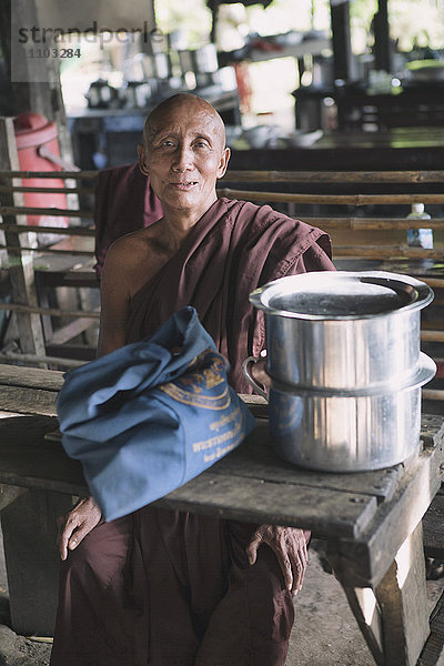 Einheimischer  Mandalay  Sagaing  Myanmar  Südostasien